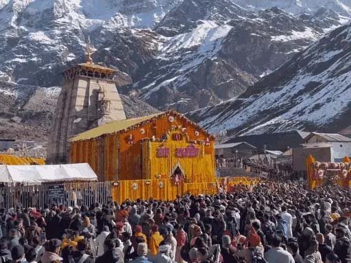 उत्तराखंड: चारधाम यात्रा में बना नया रिकार्ड, बारिश भूस्खलन के बीच अगस्त में 2.31 लाख यात्री पहुंचे, 4 साल में सबसे ज्यादा; बद्रीनाथ में सबसे ज्यादा 1.25 लाख श्रद्धालुओं ने दर्शन किए