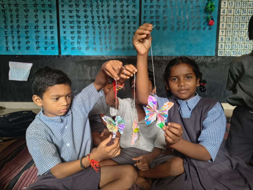 रायपुर : बैगलेस डे पर विद्यालयों में स्वच्छता, रचनात्मकता और खेल गतिविधियों से बच्चों ने सीखा व्यावहारिक जीवन कौशल