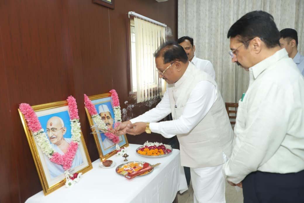 रायपुर : सत्य, अहिंसा और सादगी के आदर्श हमें राष्ट्रसेवा की प्रेरणा देते रहेंगे – मुख्यमंत्री विष्णु देव साय