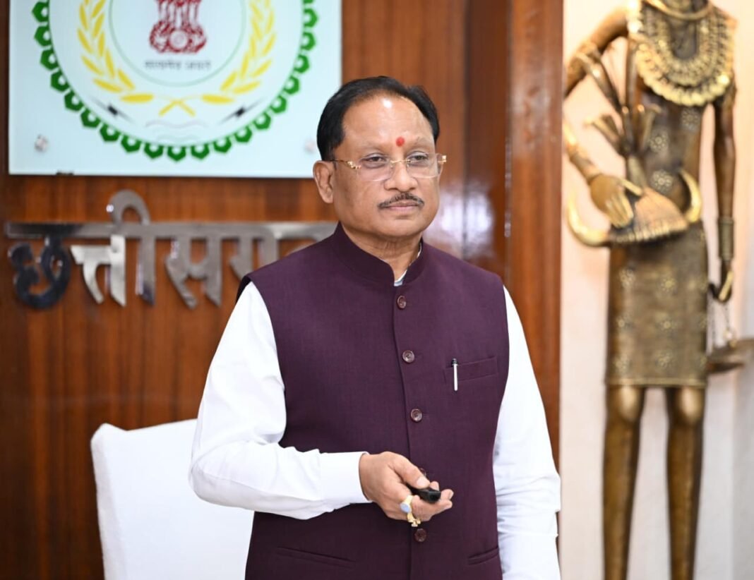 रायपुर : मुख्यमंत्री विष्णु देव साय ने बाबा कार्तिक उरांव की जन्मशताब्दी पर उनकी आदमकद प्रतिमा का किया अनावरण