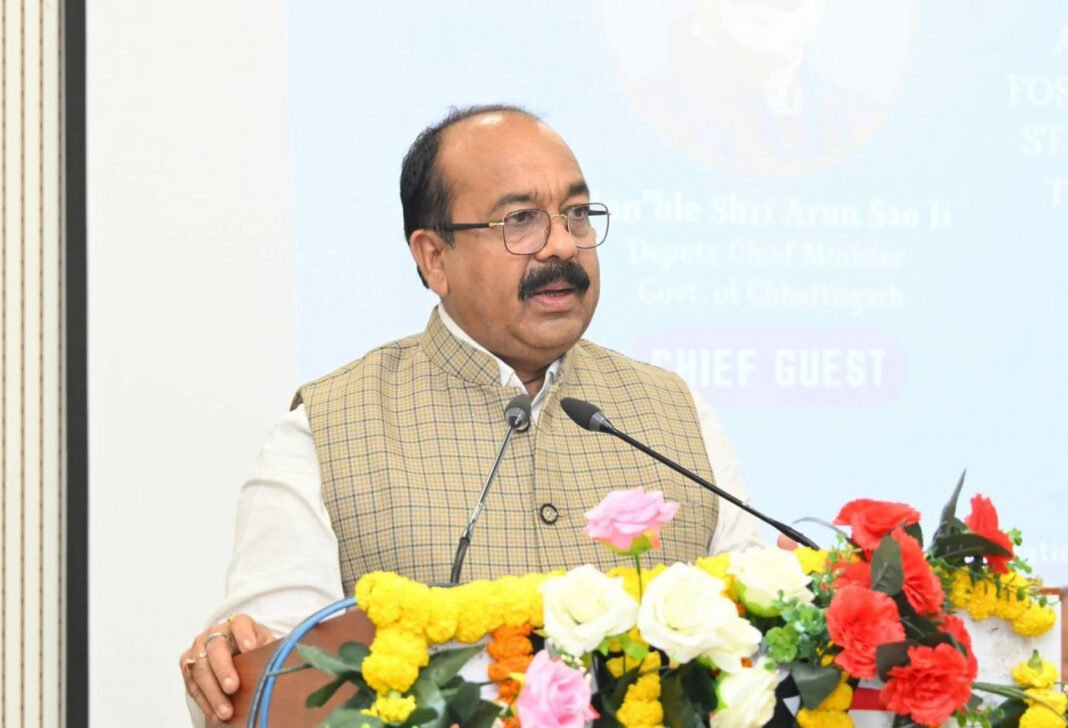 रायपुर : उप मुख्यमंत्री ने एनआईटी में आयोजित यूथ कॉनक्लेव-कम-नेशनल कॉन्फ्रेंस में तकनीकी विद्यार्थियों, प्राध्यापकों और वैज्ञानिकों को किया संबोधित