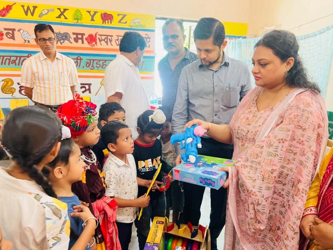 रायपुर : सेवा संकल्प अभियान : आंगनबाड़ी के नन्हे बच्चों के लिए खिलौना दान की अभिनव पहल