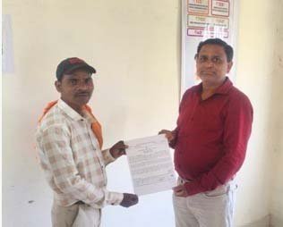 रायपुर : ’सेवा संकल्प अभियान : सेवा की कहानी’ : ’सरकारी सेवाओं की राह हुई आसान, सेवा सेतु से नंद किशोर की बेटी को सिर्फ 4 दिनों में मिले तीन प्रमाण पत्र’