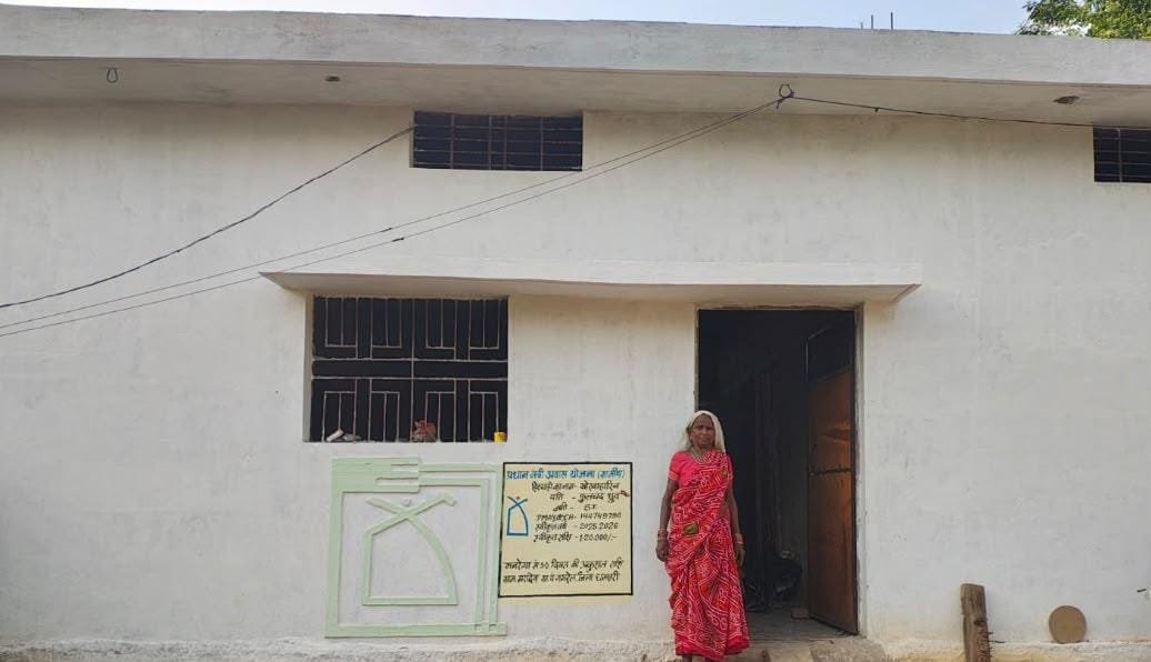 रायपुर : कच्चे मकान की मुश्किलों से मिली मुक्ति : पक्के घर में संवर रही खोरबाहरीन बाई की जिंदगी