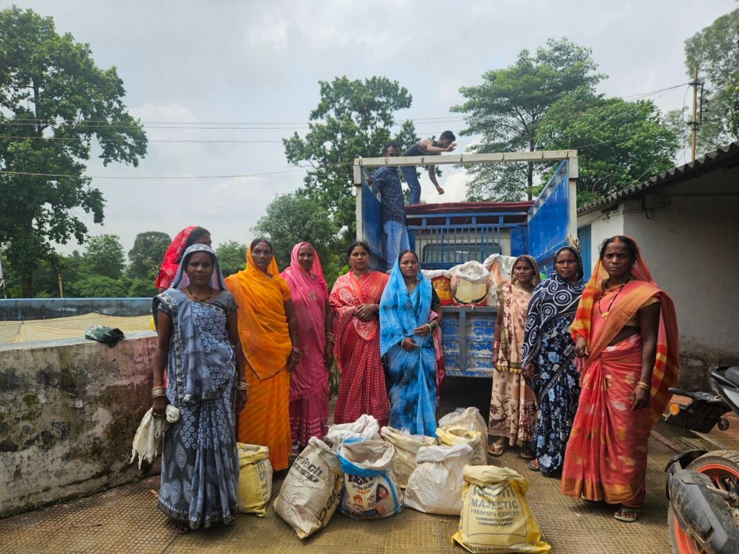 कोरबा: जाल और आइस बॉक्स से जय मां लक्ष्मी स्व-सहायता समूह की मछली बिक्री को मिला सहारा