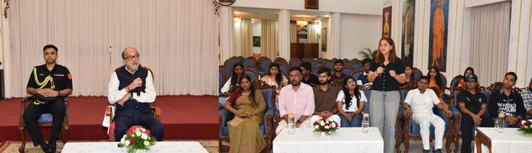रायपुर : बस्तर की बदली तस्वीर को देश दुनिया तक पहुंचाएं सोशल मीडिया इन्फ्लुएंसर – राज्यपाल डेका