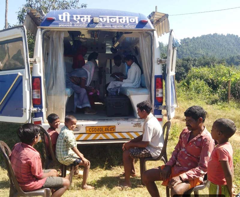 रायपुर : आमाकोना (शंकरगढ़) व चंपानगर (कुसमी) में लगे स्वास्थ्य एवं पोषण शिविर