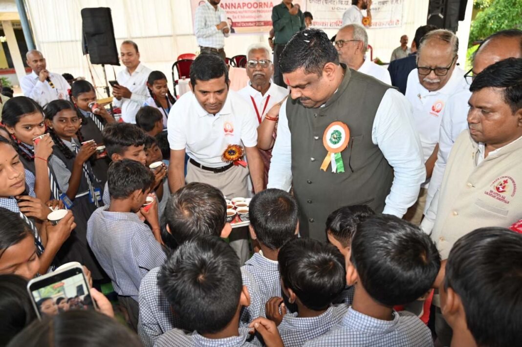 रायपुर : शिक्षा मंत्री गजेन्द्र यादव ने स्कूलों में साईंश्योर न्यूट्रिशन पायलट प्रोजेक्ट का किया शुभारंभ