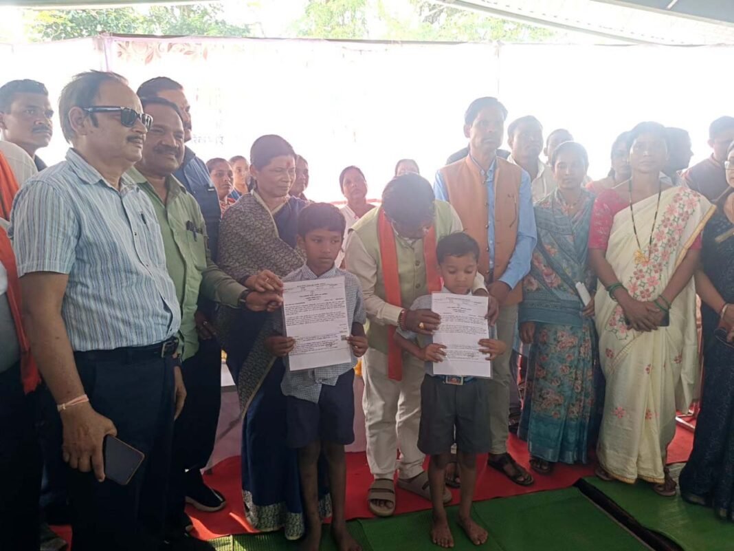 रायपुर : सेवा संकल्प अभियान : बस्तर में सेवा, सम्मान और स्वरोजगार के साथ जनकल्याणकारी योजनाओं का लाभ पहुंचा ग्रामीणों तक