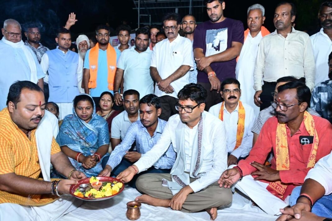 रायपुर : रायगढ़ में विकास कार्यों की सौगात : वित्त मंत्री ओ.पी. चौधरी ने ओपन जिम और आंगनबाड़ी भवन का किया शिलान्यास, सामुदायिक भवन का लोकार्पण