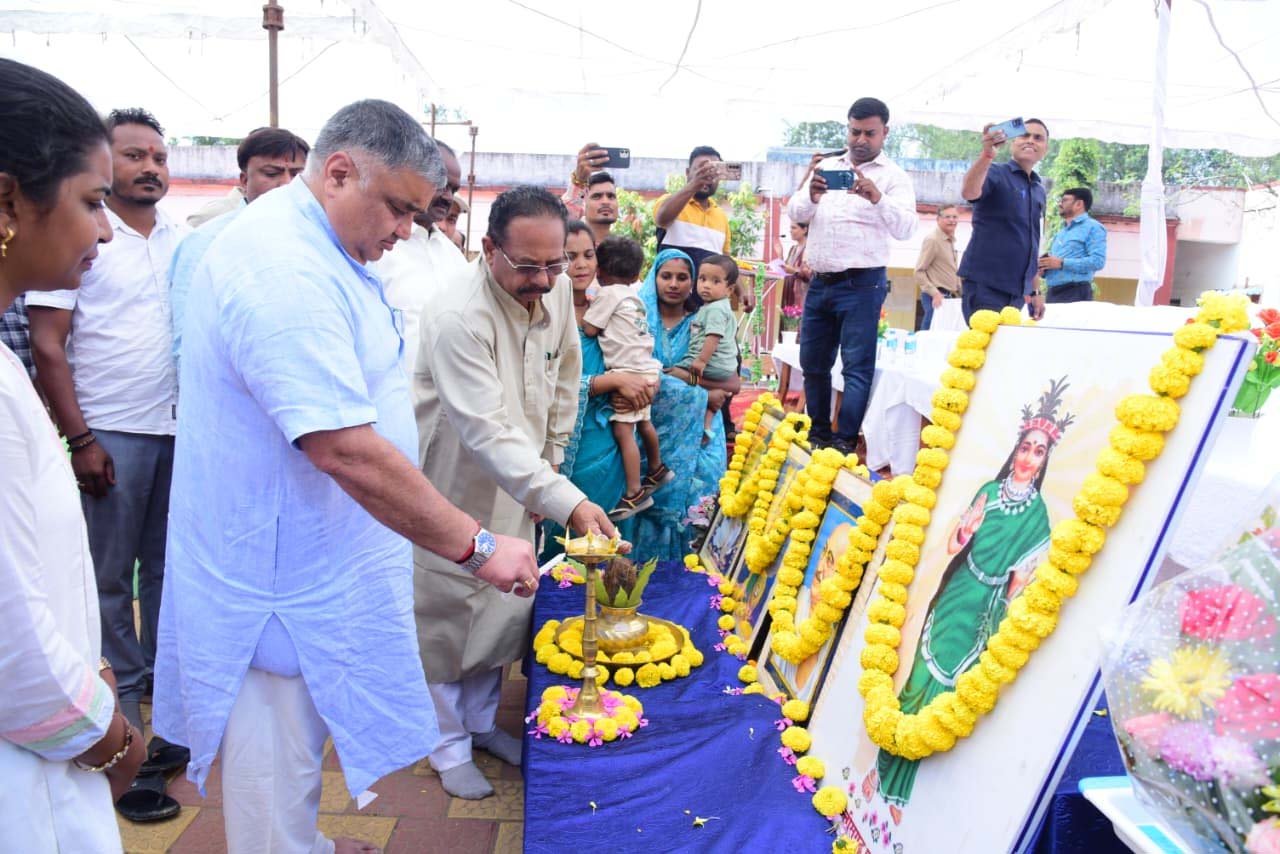 रायपुर : सरगुजा ओलंपिक से निखर रही ग्रामीण खेल प्रतिभाएं, युवा खिलाड़ियों के सपनों को मिल रही नई उड़ान – पर्यटन मंत्री राजेश अग्रवाल