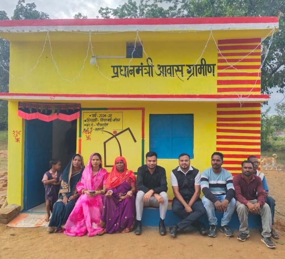 रायपुर : पक्की छत से संवर रही जिंदगी, प्रधानमंत्री आवास योजना से साकार हो रहे हजारों परिवारों के सपने