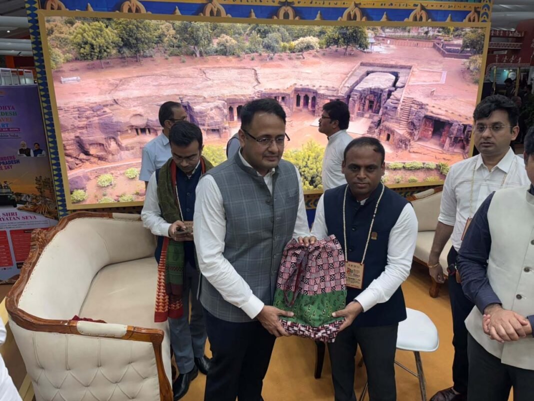 रायपुर : मध्य प्रदेश ट्रैवल मार्ट में छत्तीसगढ़ पर्यटन की प्रभावशाली उपस्थिति, अंतरराज्यीय पर्यटन सहयोग को मिला नया आयाम