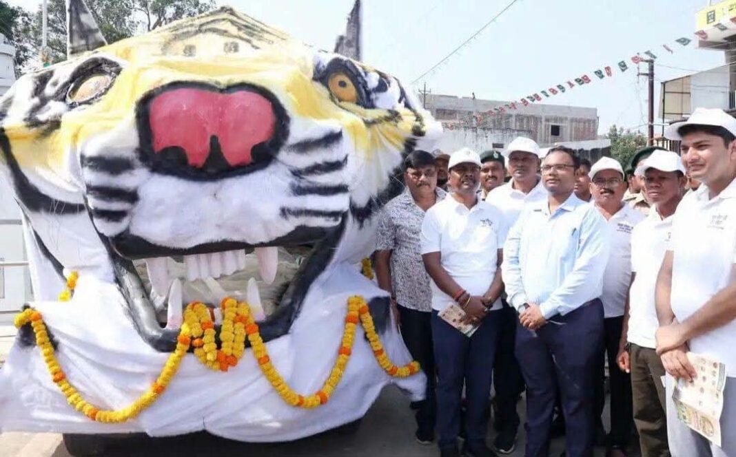 रायपुर : वन्यजीव संरक्षण का संदेश लेकर गांव-गांव पहुंचेगा ‘बाघ रथ’, वन मंत्री केदार कश्यप ने दिखाई हरी झंडी