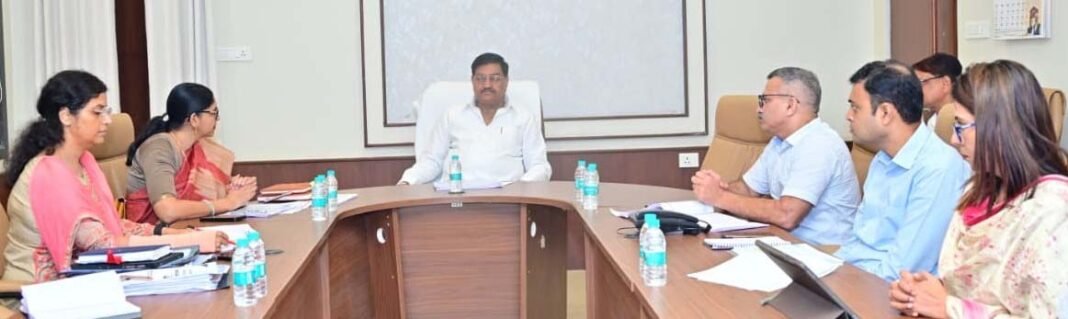 रायपुर : ’किसानों की सुविधा सर्वाेपरि, आगामी धान खरीदी के लिए समय रहते पूरी करें सभी तैयारियां – खाद्य मंत्री दयाल दास बघेल’