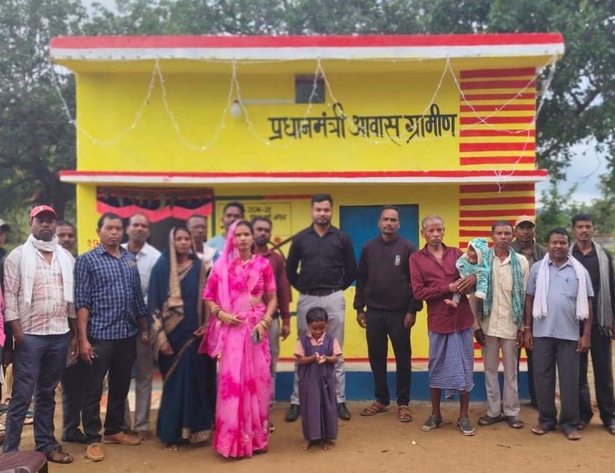 रायपुर : पक्की छत से संवर रही जिंदगी, प्रधानमंत्री आवास योजना से साकार हो रहे हजारों परिवारों के सपने