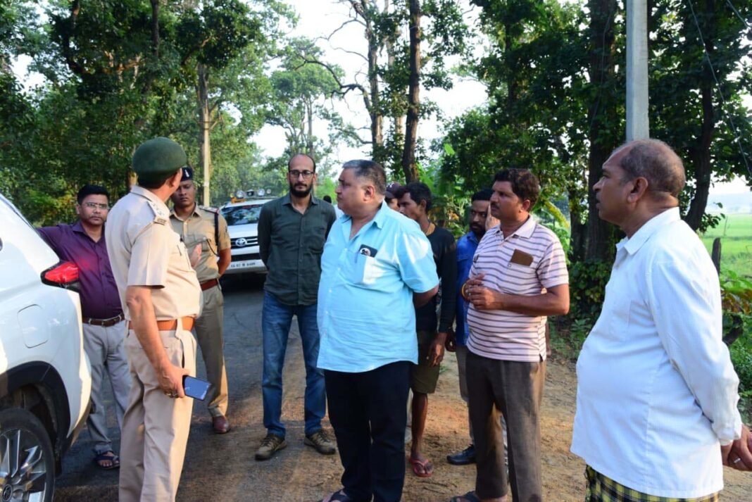 रायपुर : हाथी प्रभावित गांवों में पहुंचे पर्यटन मंत्री राजेश अग्रवाल, ग्रामीणों से मिलकर जाना हाल, अधिकारियों को दिए त्वरित राहत के निर्देश