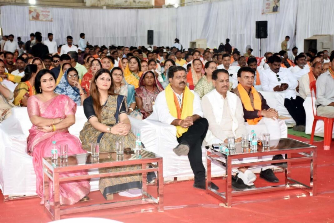 रायपुर : सेवा संकल्प अभियान के तहत कबीरधाम में निकली भव्य सेवा ज्योति यात्रा, उप मुख्यमंत्री विजय शर्मा हुए शामिल