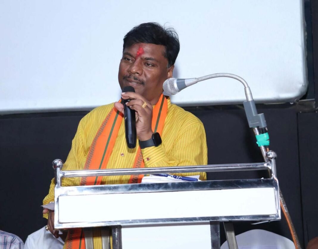 रायपुर : ’सेवा संकल्प अभियान’ : ’ग्रामीण विकास में पंच-सरपंचों की सक्रिय भागीदारी जरूरी – वन मंत्री केदार कश्यप’