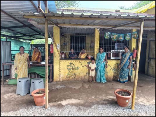 रायपुर : सेवा की कहानी : कैंटीन संचालन से बनी लखपति दीदी, नीरू निषाद ने मेहनत से बदली परिवार की आर्थिक तस्वीर