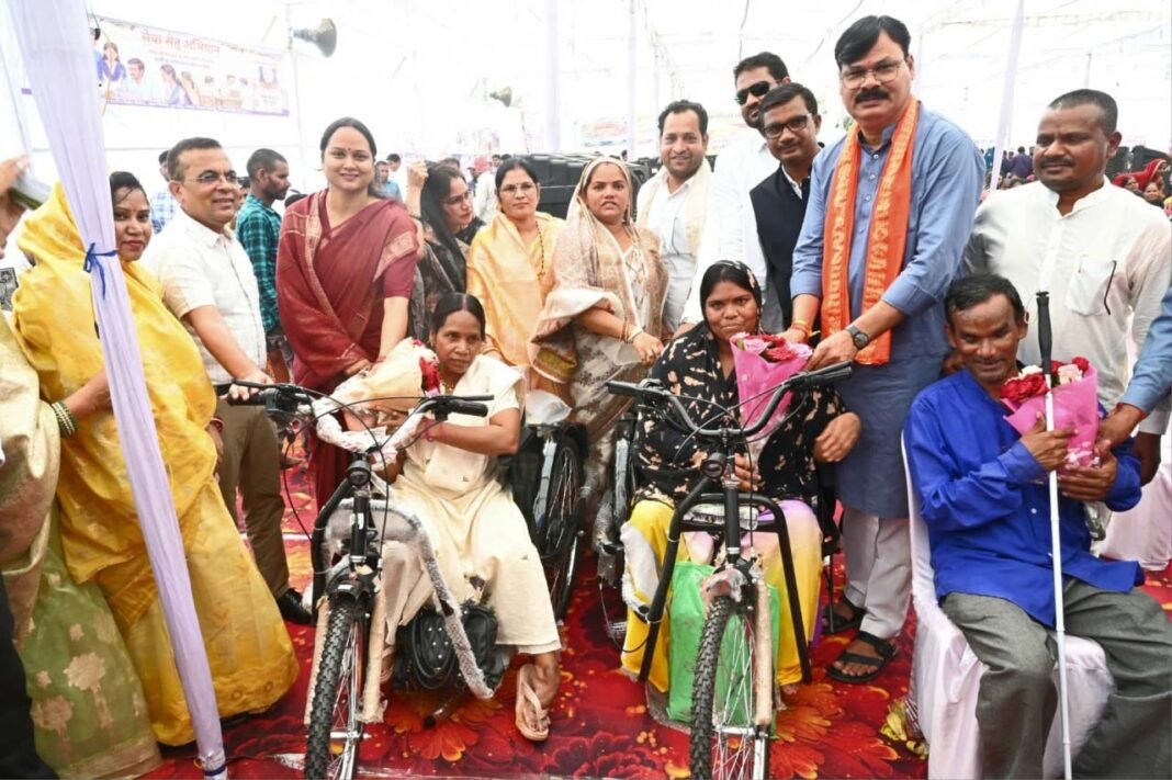 रायपुर : सेवा संकल्प अभियान : ‘सरकार आपके द्वार’ से एक ही स्थान पर मिली योजनाओं और शासकीय सेवाओं की सुविधा