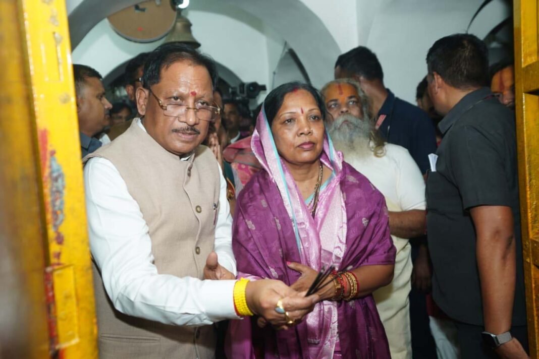 रायपुर : मुख्यमंत्री विष्णु देव साय ने शिवरीनारायण में भगवान नर-नारायण के किए दर्शन, प्रदेशवासियों की सुख-समृद्धि और खुशहाली की कामना
