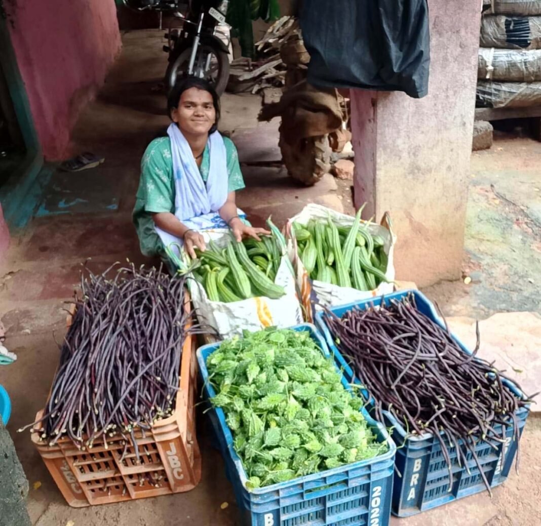 रायपुर : इरिकपाल की फूलमती दीदी ने आधुनिक खेती से रचा नया इतिहास