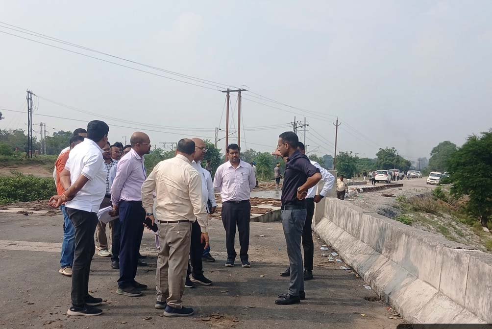 रायपुर : लोक निर्माण विभाग के सचिव ने सड़कों-पुलों के कार्यों का किया निरीक्षण