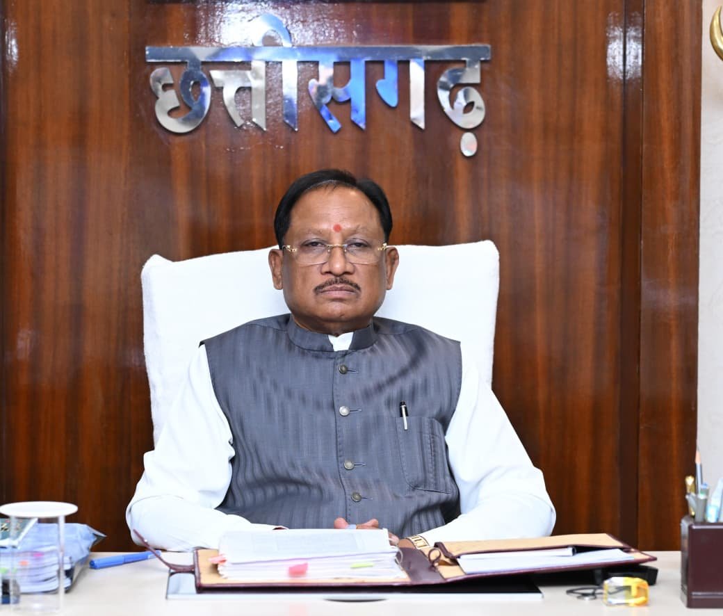 रायपुर : मुख्यमंत्री विष्णु देव साय की अध्यक्षता में आज सिविल लाइन स्थित मुख्यमंत्री निवास में मंत्री परिषद की बैठक