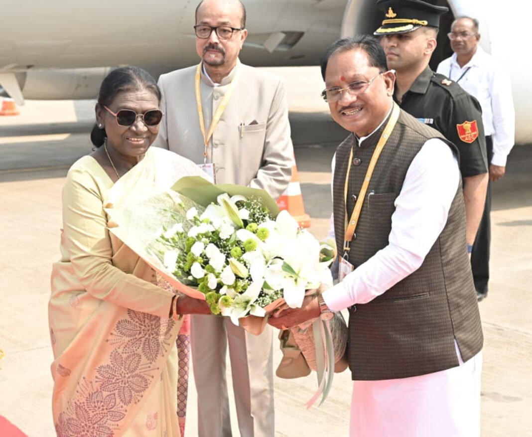 रायपुर : राष्ट्रपति द्रौपदी मुर्मु का छत्तीसगढ़ की पावन धरा पर आत्मीय स्वागत
