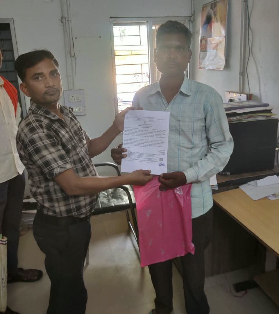 रायपुर : सेवा सेतु से आसान हुई शासकीय सेवाओं की राह, सहज प्रक्रिया से मिला लाभ, अमर सिंह को मिला जाति प्रमाणपत्र